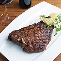 夏に向けてガツンとスタミナ補給！ グルマン厳選、肉料理の名店ガイド。